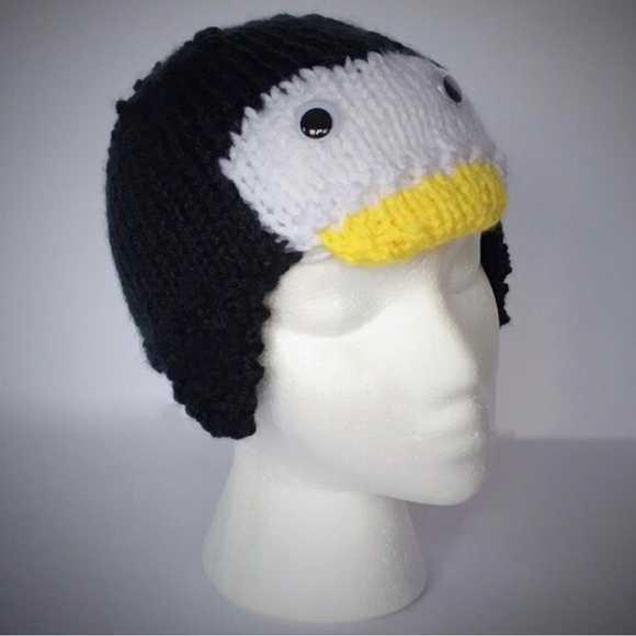 Hand Knit Child’s Penguin Ear Flap Hat with Googly Eyes Size 3-10 Years - Picture 7 of 11